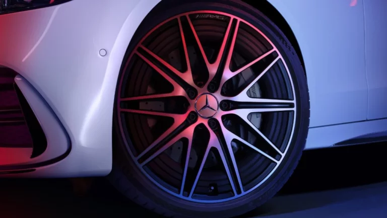 Jantes alliage AMG à 5 doubles branches